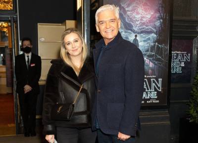Phillip Schofield enjoys ‘magical’ theatre date with daughter Molly - evoke.ie - London