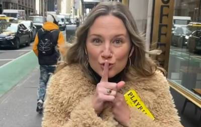 Watch Jennifer Nettles Surprise Her Biggest Fan at Work! (Video) - www.justjared.com