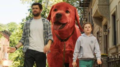 Jack Whitehall - John Cleese - Tony Hale - ‘Clifford The Big Red Dog’ Review: A Dopey Mess & Kids Will Probably Love It - theplaylist.net