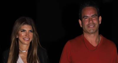 Teresa Giudice - Louie Ruelas - Teresa Giudice & Fiance Louie Ruelas Hold Hands During Night Out in New Jersey - justjared.com - New Jersey
