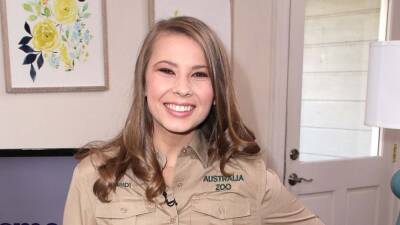 Chandler Powell - Bindi Irwin - Grace Warrior - Bindi Irwin's Daughter Grace Put Her Toes in the Ocean for the First Time: Watch - etonline.com - county Ocean