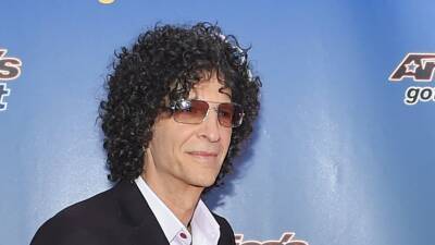 Howard Stern Rails Against Unvaxxed Aaron Rodgers: ‘No Time for Idiots’ - thewrap.com