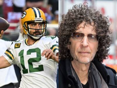 Howard Stern Blasts Aaron Rodgers Over His COVID Vaccination Stance - etcanada.com