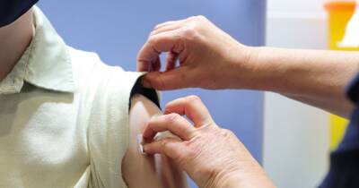 Covid-19 vaccination will be mandatory for NHS staff from April - www.manchestereveningnews.co.uk