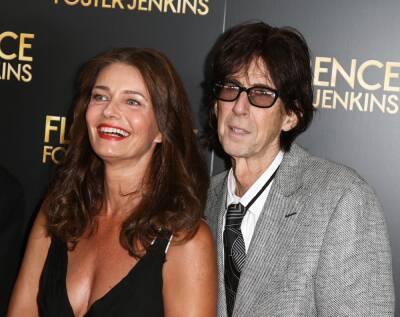 Paulina Porizkova Claims She ‘Confused’ Late Ex Ric Ocasek’s ‘Obsession’ With Her For Love - etcanada.com