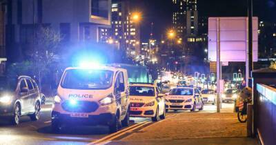 Large police presence after man suffers 'medical episode' in city centre - www.manchestereveningnews.co.uk - Manchester