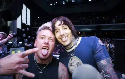Watch Bring Me The Horizon’s Oli Sykes and Papa Roach’s Jacoby Shaddix jam to ‘Last Resort’ - www.nme.com - Los Angeles
