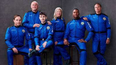 Blue Origin poised to send NFL, TV's Strahan into space - abcnews.go.com - New York - USA - Texas