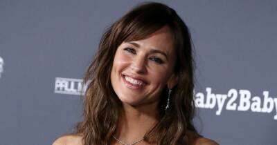 Why Jennifer Garner Wants to ‘Normalize Looking Normal’ and Embraces a Natural Beauty Look - www.usmagazine.com - state West Virginia
