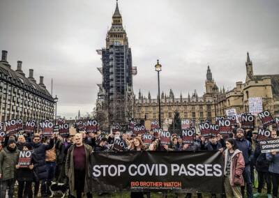 London Street Protests Decry Potential Pass Restrictions For Clubs And Large Events - deadline.com - Britain
