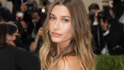 Hailey Baldwin Bieber Just Asked Rosie Huntington-Whiteley For Parenting Advice - www.glamour.com