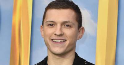 Tom Holland 'pretended his arms were dead' when shooting Spider-Man - www.msn.com