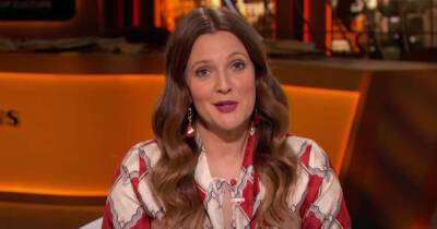 That Time Drew Barrymore Hilariously Called Out Dakota Johnson For Her Infamous Ellen Interview - www.msn.com