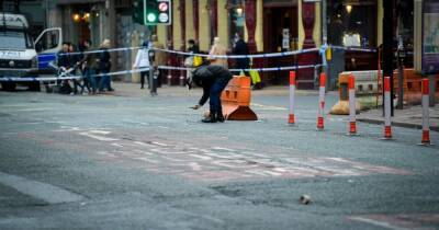 Police scour Deansgate and examine 'bullet casing' after gunman 'making threats' spotted - www.manchestereveningnews.co.uk