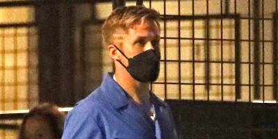 Ryan Gosling Wears a Prison Jumpsuit While Filming for 'The Gray Man' in L.A. - www.justjared.com - Los Angeles - county Evans