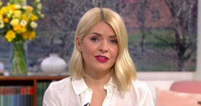 TV host Holly Willoughby's 'twin' sister and famous EastEnders cousin - www.dailyrecord.co.uk