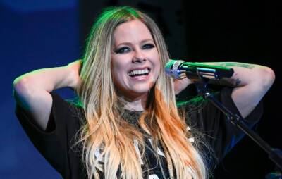 Avril Lavigne is going to adapt ‘Sk8r Boi’ story for a film - www.nme.com