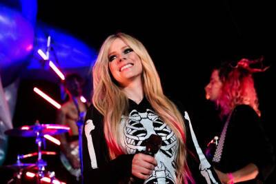 Avril Lavigne Reveals She’s Turning ‘Sk8er Boi’ Into A Film - etcanada.com