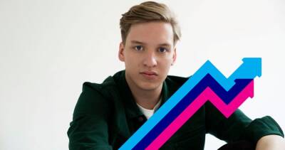 George Ezra's Come On Home For Christmas vaults to Number 1 on Official Trending Chart - www.officialcharts.com - Britain
