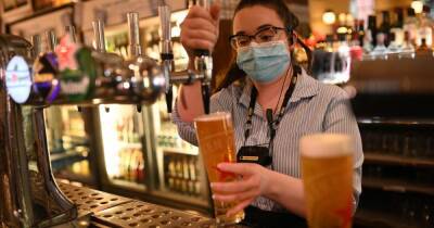 Pubs and restaurants in Scotland to remain open but owners warned to stop crowding - www.dailyrecord.co.uk - Scotland