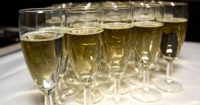 Cheap £12 supermarket champagne voted 'better than £38 Moet and Taittinger' - www.manchestereveningnews.co.uk - Britain