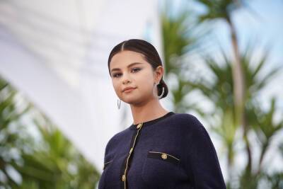 Selena Gomez Says Wearing Makeup As A Child Star ‘Messed’ With Her Mental Health - etcanada.com