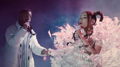 Ariana Grande and Kid Cudi Perform 'Just Look Up' on 'The Voice' Finale - www.etonline.com