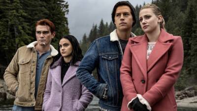 Cole Sprouse - 'Riverdale': Cole Sprouse on When the Show Could End and the Teen TV Revival Trend (Exclusive) - etonline.com