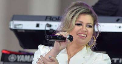 Kelly Clarkson jokes she'll be 'single forever' after divorce - www.msn.com - USA