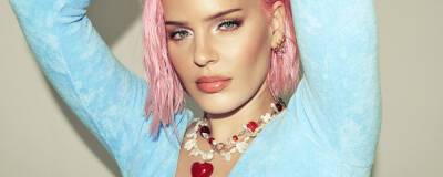 One Liners: Anne-Marie, Republic Records, Burial, more - completemusicupdate.com - USA - city Motown