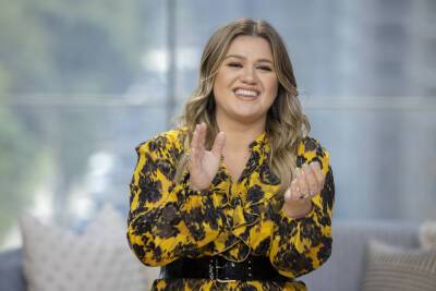 Kelly Clarkson Speaks Candidly About Love And Divorce, Jokes She’s A ‘Red Flag Collector’ - etcanada.com