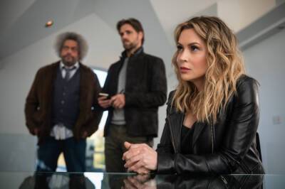 Alyssa Milano Tracks Down A Serial Killer In New Trailer For Netflix’s ‘Brazen’ - etcanada.com
