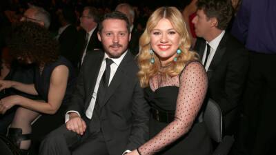 Kelly Clarkson Opens Up About Ignoring 'Red Flags' Amid Divorce From Brandon Blackstock - www.glamour.com