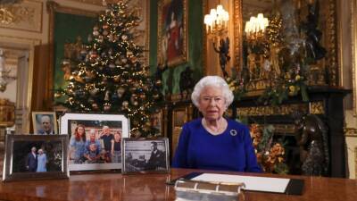 Queen Elizabeth Cancels Royal Family's Annual Pre-Christmas Lunch Due to COVID Concerns - www.etonline.com - Britain