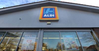Young mum thanks 'hero' Aldi shopper who stepped in to help - www.manchestereveningnews.co.uk