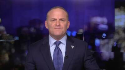 Newsmax’s Grant Stinchfield Blames ‘Liberal’ Fox News Bosses for Tucker Carlson’s Defense of Vladimir Putin - thewrap.com
