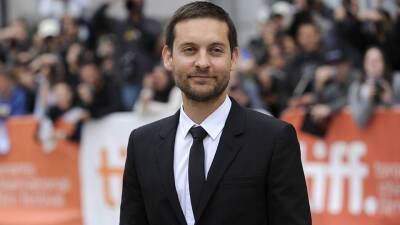 Tom Holland - Peter Parker - Tobey Maguire - No Way Home - Tobey Maguire’s Net Worth Reveals How Much He Made as Spider-Man Compared to Tom Andrew - stylecaster.com - California - city Santa Monica, state California
