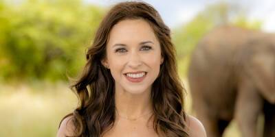 Lacey Chabert Opens Up About Starring In So Many Hallmark Movies: 'I'm Really Proud' - www.justjared.com
