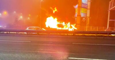 Crews rush to Trafford Centre after bus catches on fire - www.manchestereveningnews.co.uk - Manchester