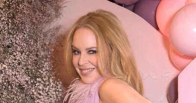 Kylie Minogue gets new fringe in youthful hair makeover sending fans into a frenzy - www.ok.co.uk