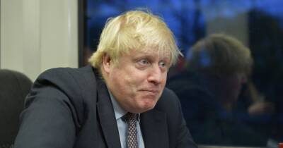 Photo of Boris Johnson enjoying wine and cheese in lockdown was 'work meeting', says No 10 - www.manchestereveningnews.co.uk