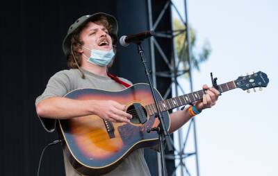 Mac DeMarco shares cover of Bing Crosby’s ‘I’ll Be Home For Christmas’ - www.nme.com