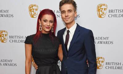 Dianne Buswell and Joe Sugg are ultimate couple goals in festive snap - hellomagazine.com