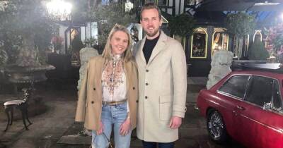 Harry Kane and wife Kate unveil stunning Christmas decorations at £17million home - www.ok.co.uk
