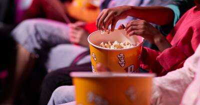 Cinema-goers call for babies to be banned from movie theatres - ok.co.uk