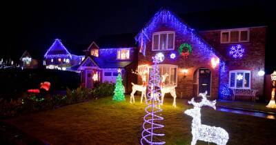 Housing estate's epic Christmas light show that has visitors queuing up - www.manchestereveningnews.co.uk