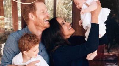 Meghan Markle and Prince Harry Shared the First Photo of Baby Lilibet - www.glamour.com