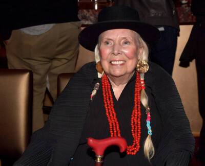 Joni Mitchell Debuts Stunning Music Video For 1971 Track ‘River’ For 50th Anniversary - etcanada.com