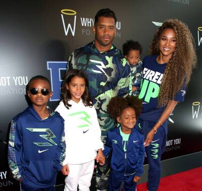 Ciara Snoozes With Her Kids In Adorable Photo From Private Jet - etcanada.com - Los Angeles - Seattle