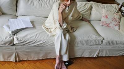 List of late author Joan Didion's published books - abcnews.go.com - New York - county Storey